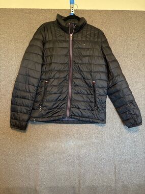 Tommy Hilfiger Packable Black Quilted Puffer Jacket with Contrast Zip Trim
